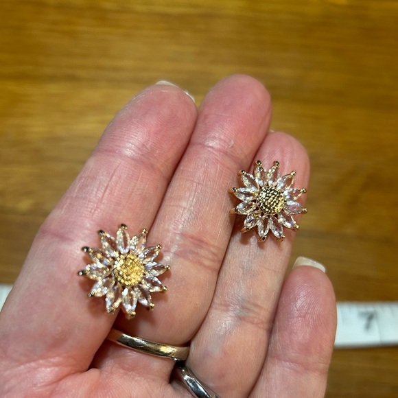 3/$25 Sunflower Stud Earrings - Picture 3 of 5